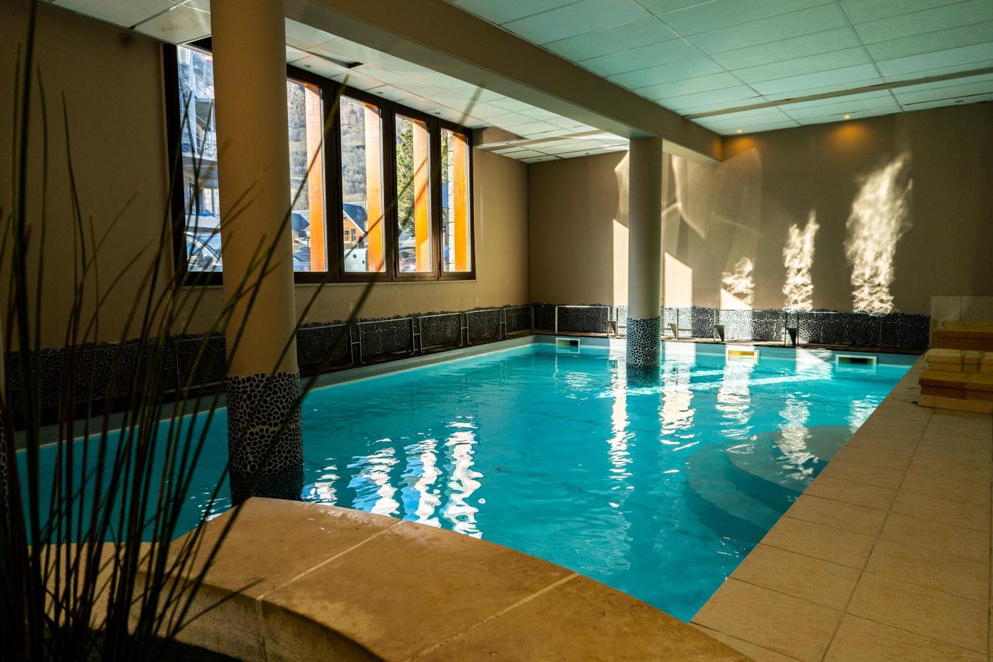סן-לארי-סולאן Sejour Spa Inclus Au Centre De St Lary מראה חיצוני תמונה